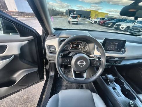 Used 2023 Nissan Rogue SV w/ SV Premium B Package AWD/4WD image 14