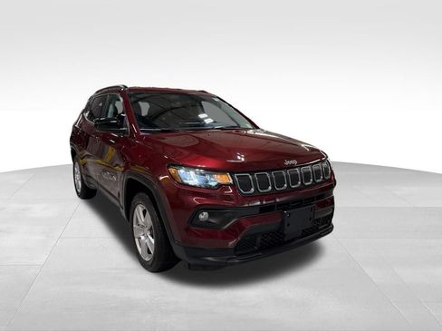 Used 2022 Jeep Compass Latitude image 8