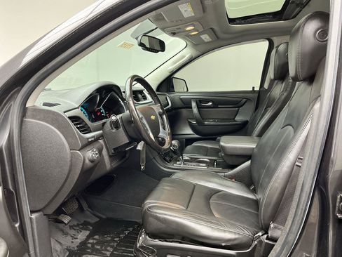 Used 2015 Chevrolet Traverse LT FWD image 3