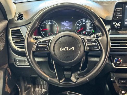 Used 2023 Kia Seltos S image 32