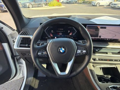 Used 2024 BMW X5 xDrive40i w/ Premium Package AWD/4WD image 13