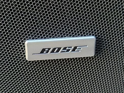 Used 2024 GMC Yukon XL SLT w/ SLT Luxury Package image 24