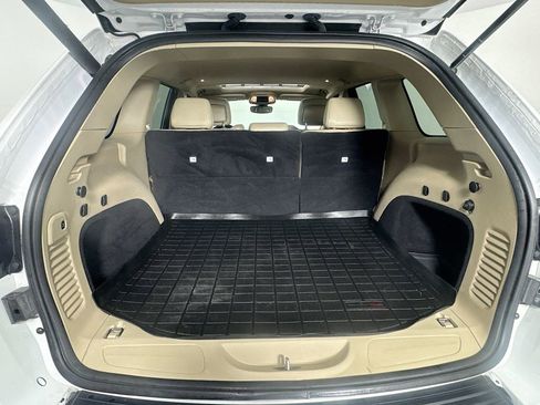 Used 2020 Jeep Grand Cherokee Limited image 32