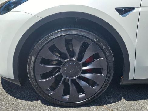 Used 2023 Tesla Model Y Performance AWD/4WD image 18
