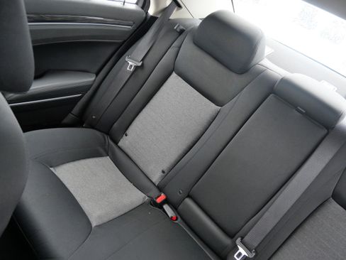 Used 2022 Chrysler 300 Touring w/ Sport Appearance Package image 12