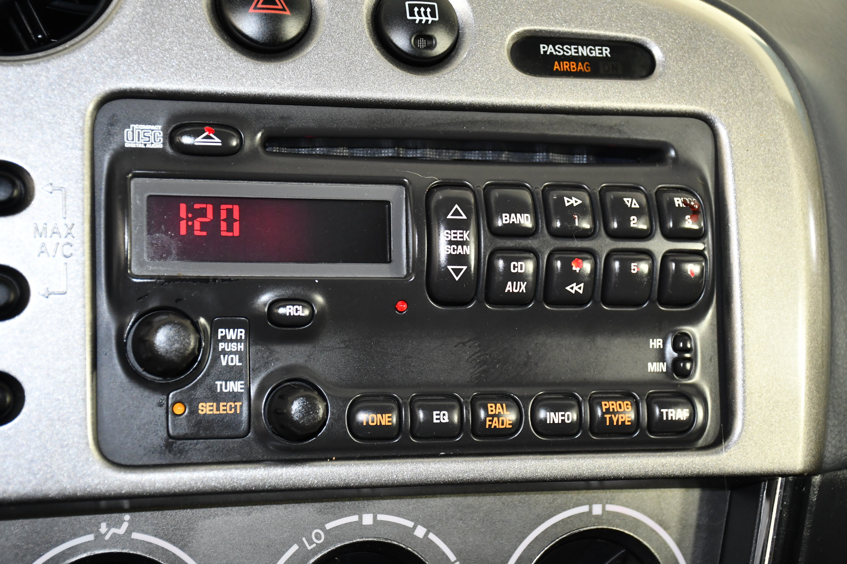 Used 2005 Pontiac Vibe w/ Power Group Value Package FWD image 24