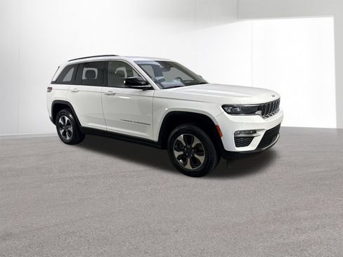 Used 2024 Jeep Grand Cherokee Limited 4xe AWD/4WD image 3