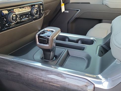 New 2026 Chevrolet Silverado 1500 LTZ w/ LTZ Premium Package AWD/4WD image 17