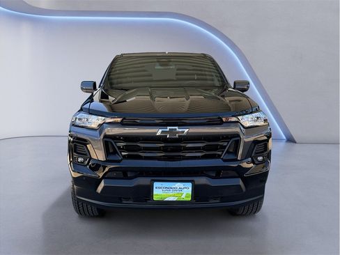 Used 2023 Chevrolet Colorado LT w/ LT Convenience Package II AWD/4WD image 2