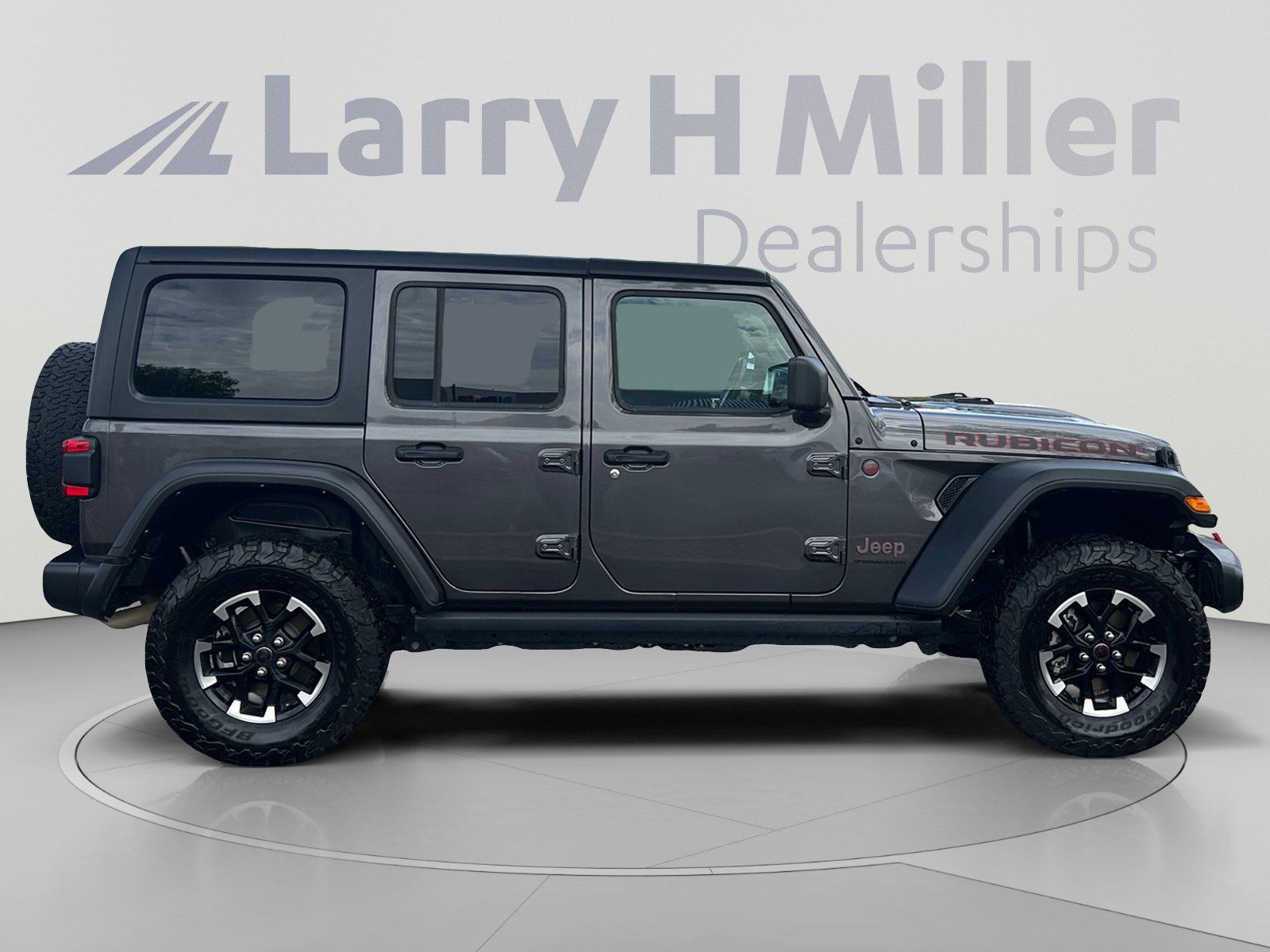 Used 2025 Jeep Wrangler Unlimited Rubicon AWD/4WD image 6
