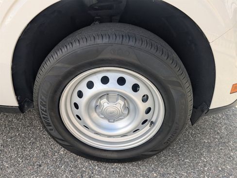 Used 2022 Ford Maverick XL image 11