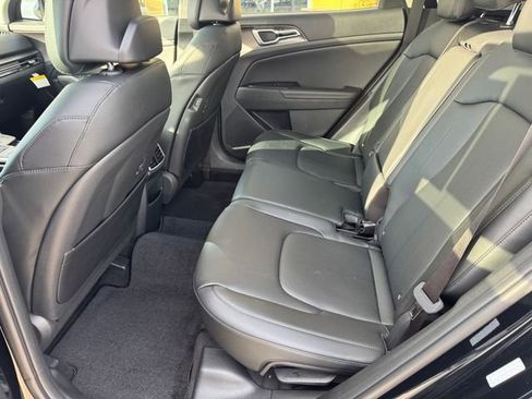 New 2026 Kia Sportage EX w/ EX Panorama Roof Package FWD image 11