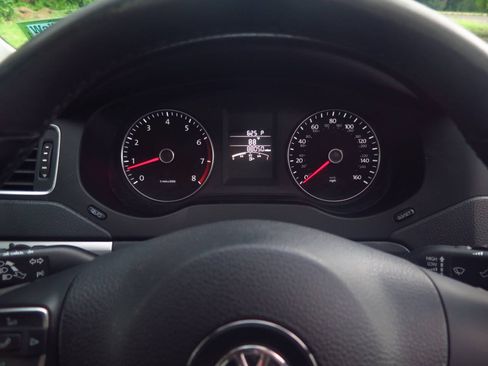Used 2014 Volkswagen Jetta SE FWD image 9