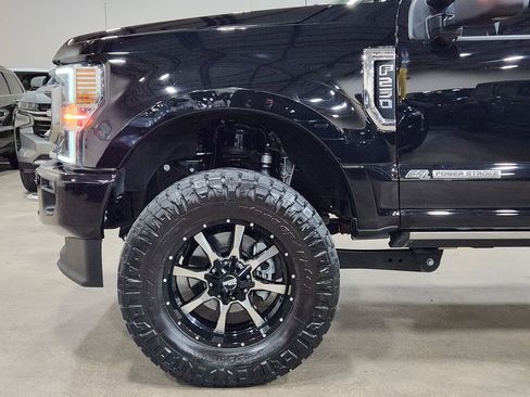 Used 2022 Ford F250 Platinum w/ FX4 Off-Road Package image 5