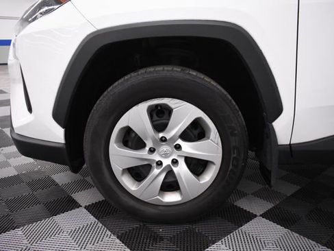 Used 2020 Toyota RAV4 LE image 11
