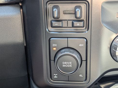 New 2025 Ford F250 Lariat w/ Lariat Ultimate Package image 28