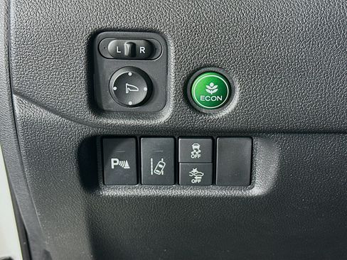 Used 2018 Honda Pilot Elite image 16