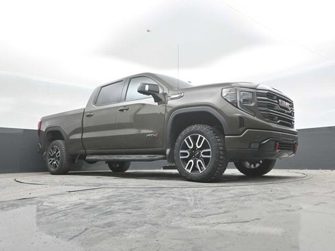Used 2023 GMC Sierra 1500 AT4 w/ AT4 Premium Package AWD/4WD image 43