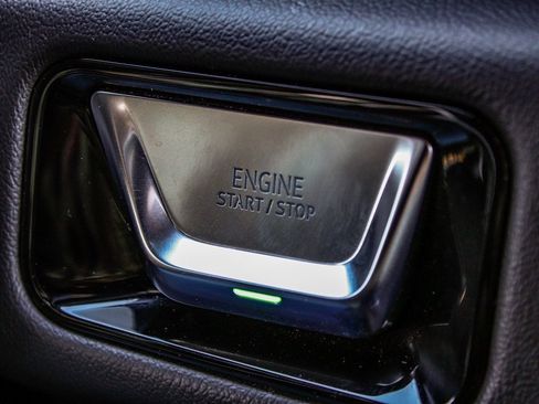 Used 2025 GMC Yukon Denali image 31