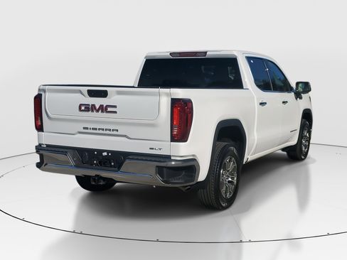Used 2025 GMC Sierra 1500 SLT image 3