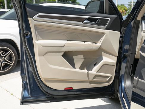Used 2022 Volkswagen Atlas SE w/ Panoramic Sunroof Package FWD image 31