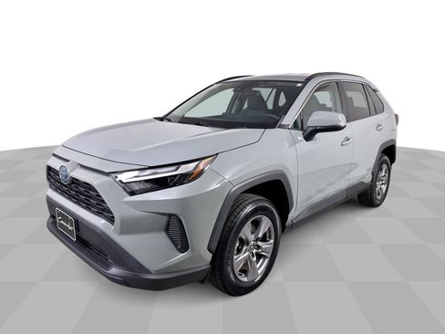 Used 2022 Toyota RAV4 XLE image 37