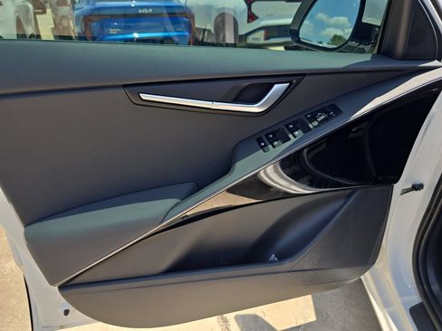 New 2026 Kia Niro Wind FWD image 18