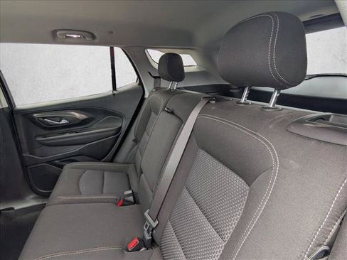 Used 2022 GMC Terrain SLE w/ Driver Convenience Package FWD image 8
