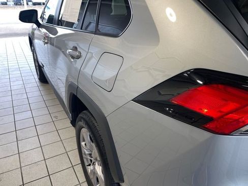 Used 2025 Toyota RAV4 XLE FWD image 19