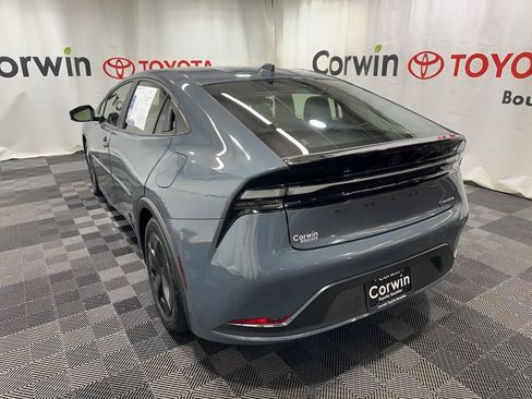 Used 2025 Toyota Prius Plug-In Hybrid image 3