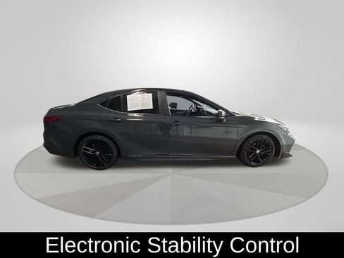 Used 2025 Toyota Camry SE w/ Convenience Package FWD image 8