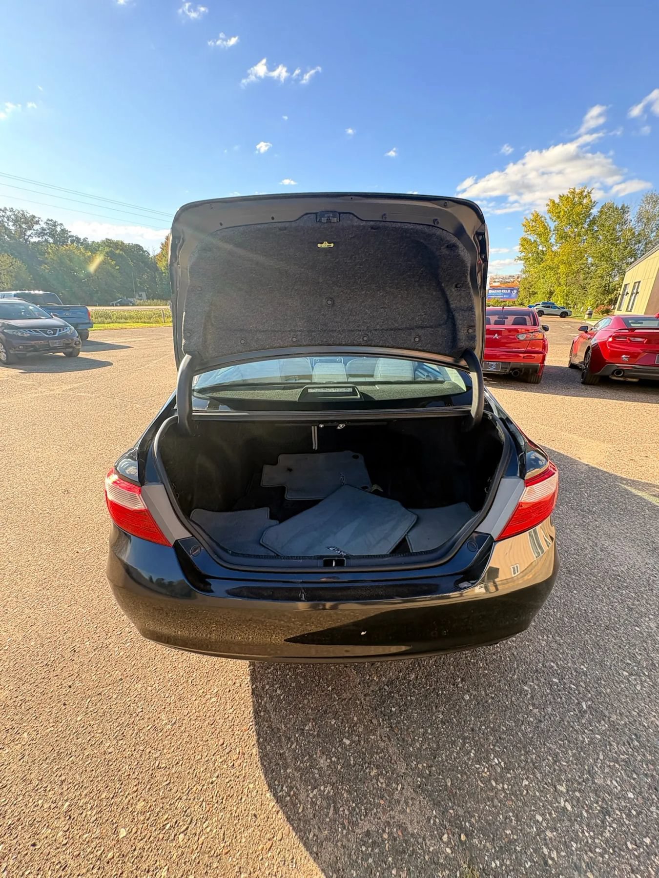 Used 2015 Toyota Camry XLE FWD image 39