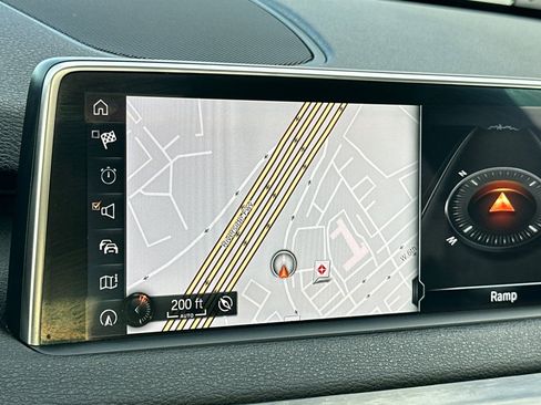 Used 2017 BMW X5 xDrive35d image 19