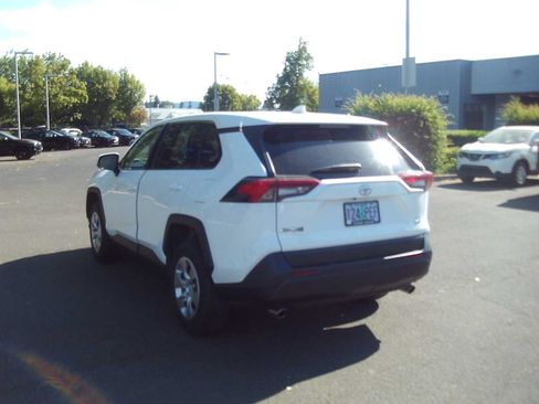 Used 2023 Toyota RAV4 LE AWD/4WD image 3