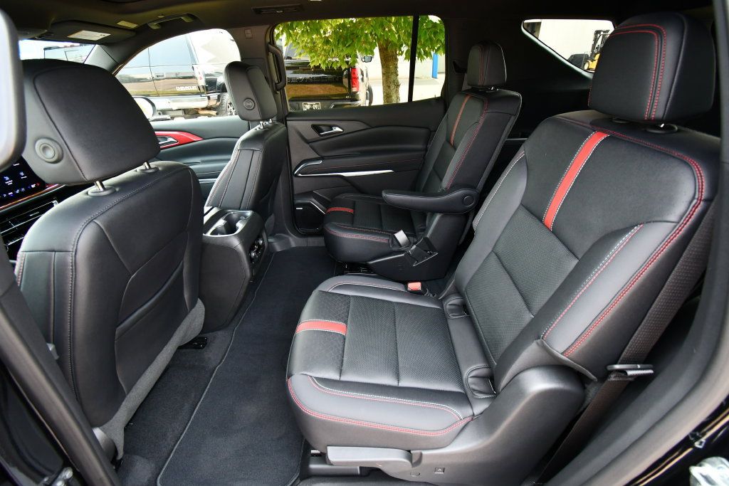 Used 2025 Chevrolet Traverse RS w/ LPO, Floor Liner Package AWD/4WD image 16