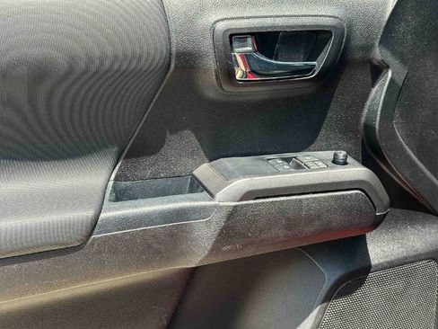 Certified 2023 Toyota Tacoma TRD Off-Road AWD/4WD image 15