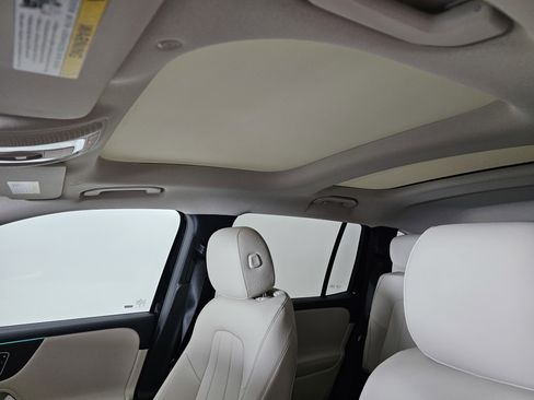 New 2026 Mercedes-Benz GLB 250 4MATIC image 10