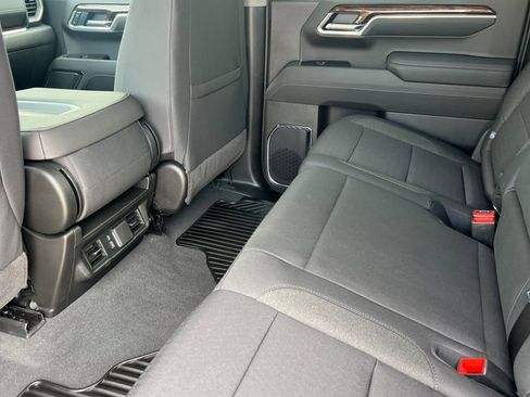 Used 2025 GMC Sierra 1500 Elevation image 9