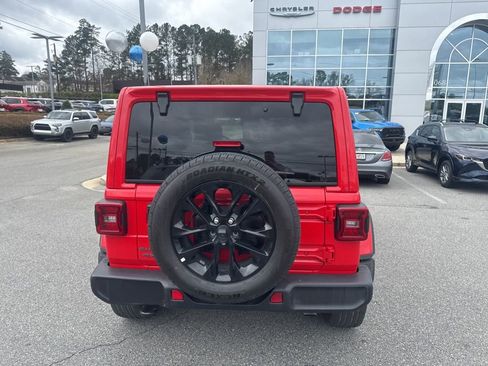 Used 2025 Jeep Wrangler Unlimited Sahara image 9