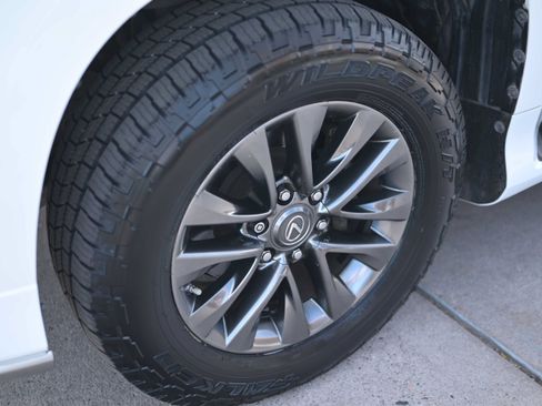 Used 2019 Lexus GX 460 Premium AWD/4WD image 24