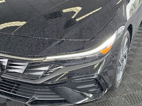 New 2026 Hyundai Elantra Limited FWD image 11