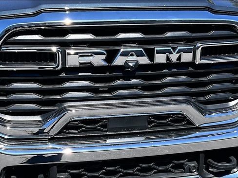 Certified 2025 RAM 2500 Big Horn AWD/4WD image 30