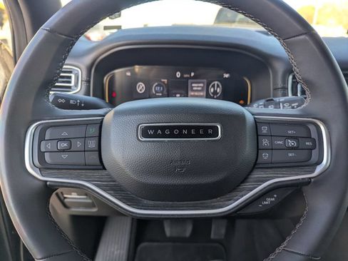 Used 2024 Jeep Wagoneer Series II w/ Flexible Seating Group AWD/4WD image 23