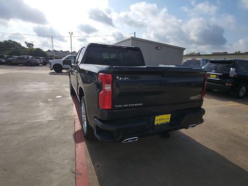 Certified 2022 Chevrolet Silverado 1500 High Country w/ High Country Premium Package AWD/4WD image 7