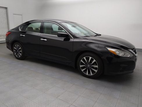 Used 2016 Nissan Altima 2.5 SV image 11