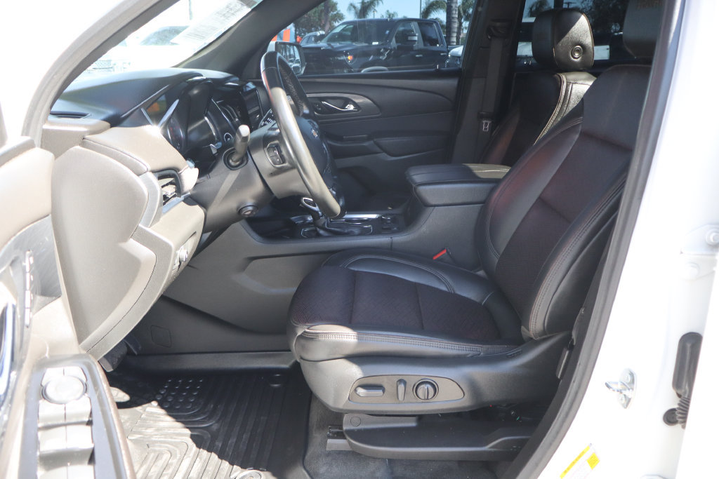 Used 2023 Chevrolet Traverse High Country FWD image 18