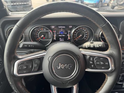 Used 2021 Jeep Wrangler Unlimited Sahara image 23