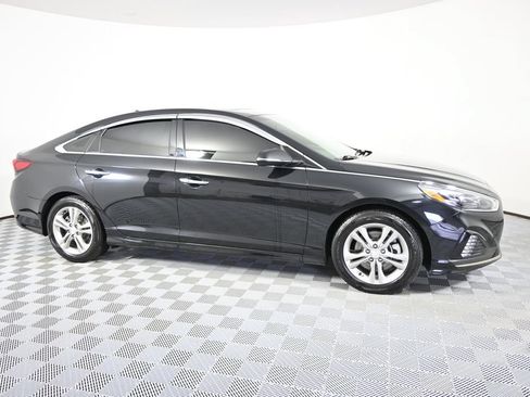Used 2018 Hyundai Sonata Limited w/ Cargo Package FWD image 8