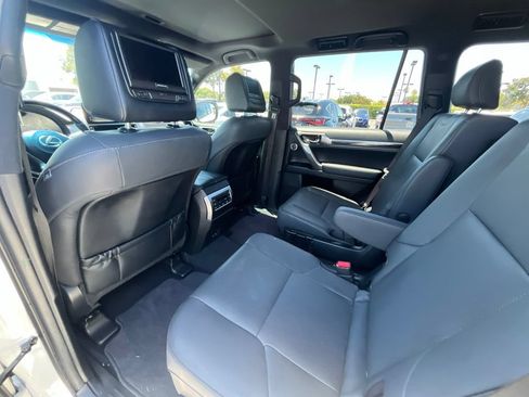 Used 2023 Lexus GX 460 Premium AWD/4WD image 3