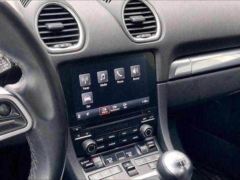 Used 2022 Porsche 718 Boxster image 6